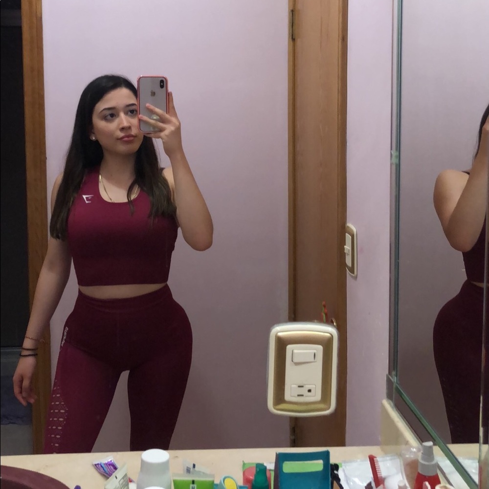 SELLING Gymshark leggings and vest!
